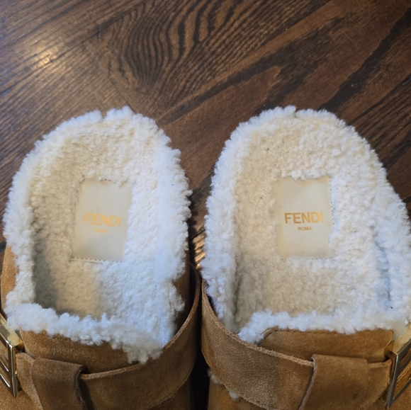 FENDI Feel FF Shearling  Buckled Sabots Mules Slides Flat Clog Sandals - Picture 5 of 8